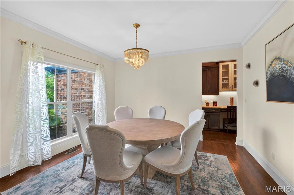 Ladue Court Villas - Residential