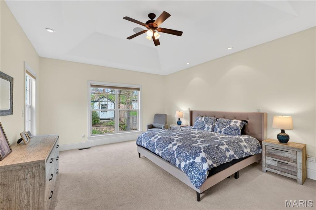 Ladue Court Villas - Residential