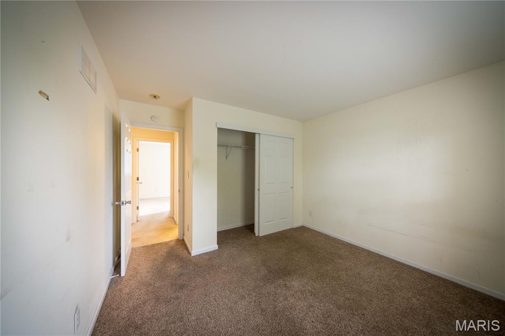 2204-06 Burns Ave Lt Split - Residential