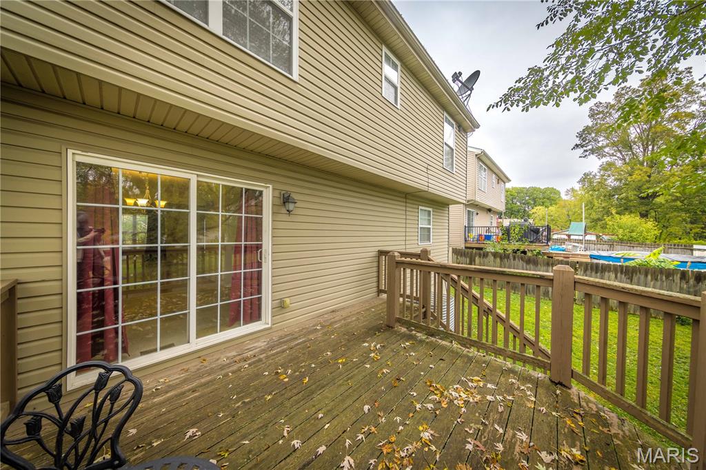 2204-06 Burns Ave Lt Split - Residential