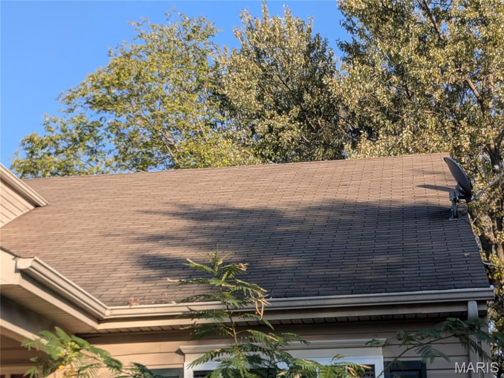 2204-06 Burns Ave Lt Split - Residential