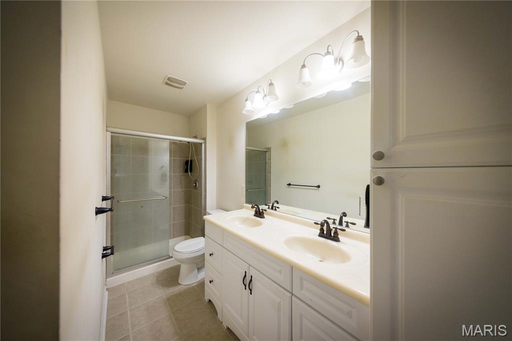 2204-06 Burns Ave Lt Split - Residential