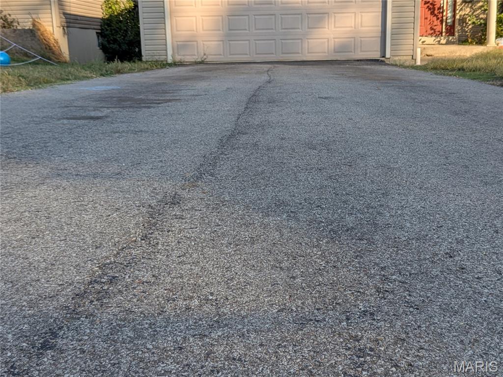 2204-06 Burns Ave Lt Split - Residential