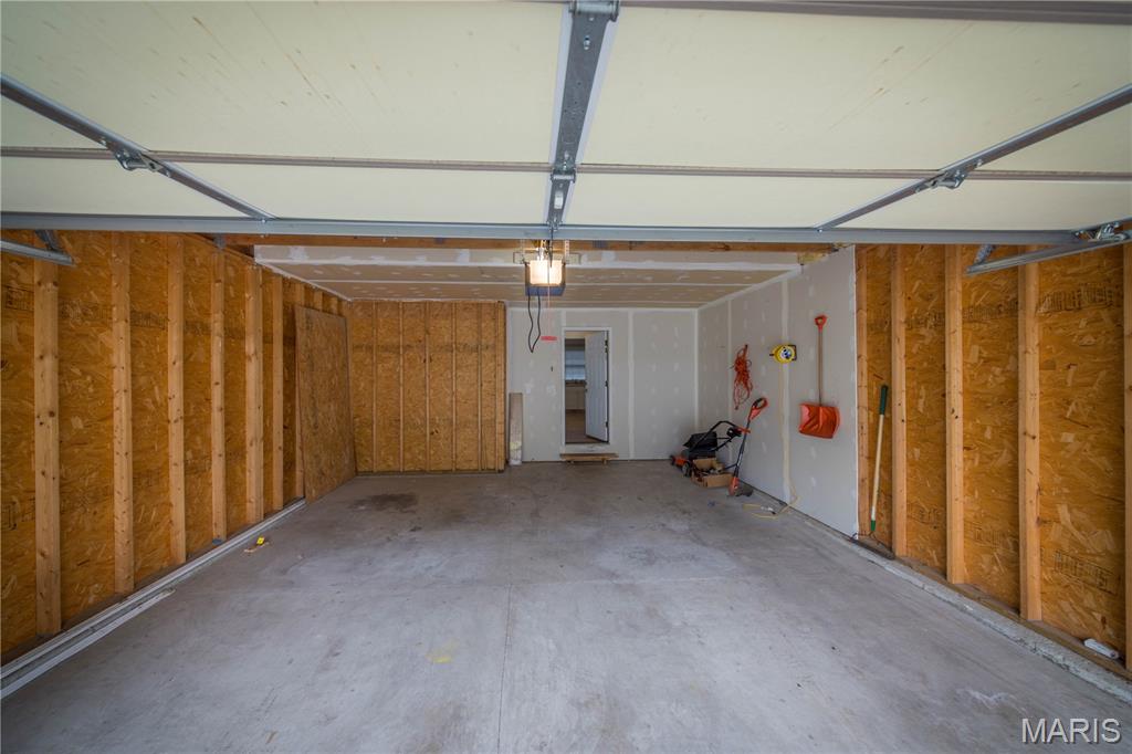 2204-06 Burns Ave Lt Split - Residential