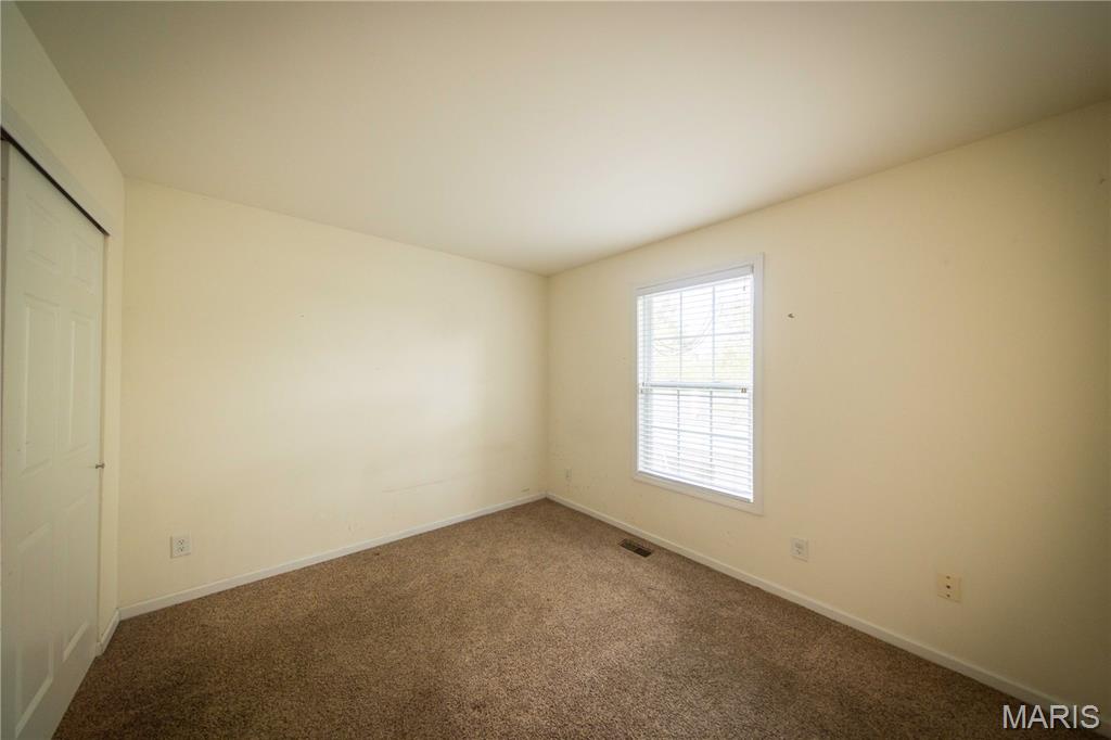 2204-06 Burns Ave Lt Split - Residential