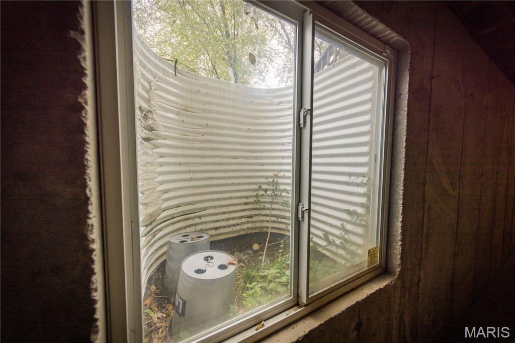 2204-06 Burns Ave Lt Split - Residential