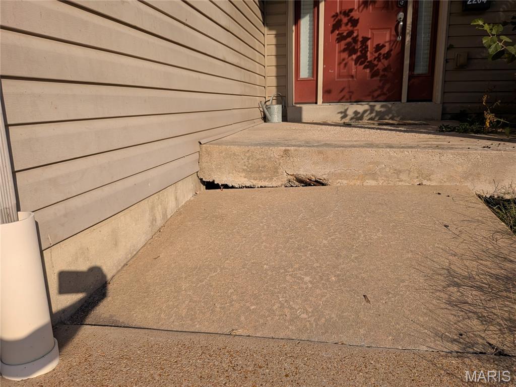 2204-06 Burns Ave Lt Split - Residential