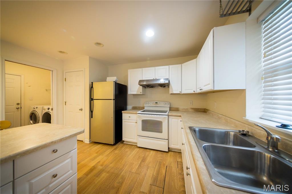 2204-06 Burns Ave Lt Split - Residential