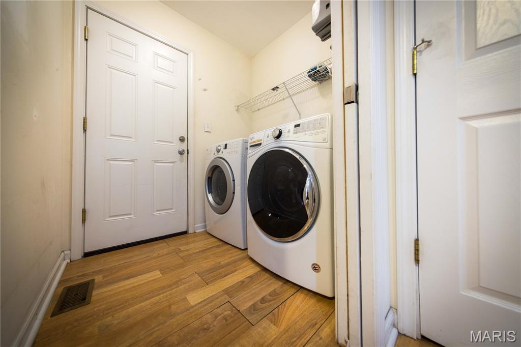 2204-06 Burns Ave Lt Split - Residential