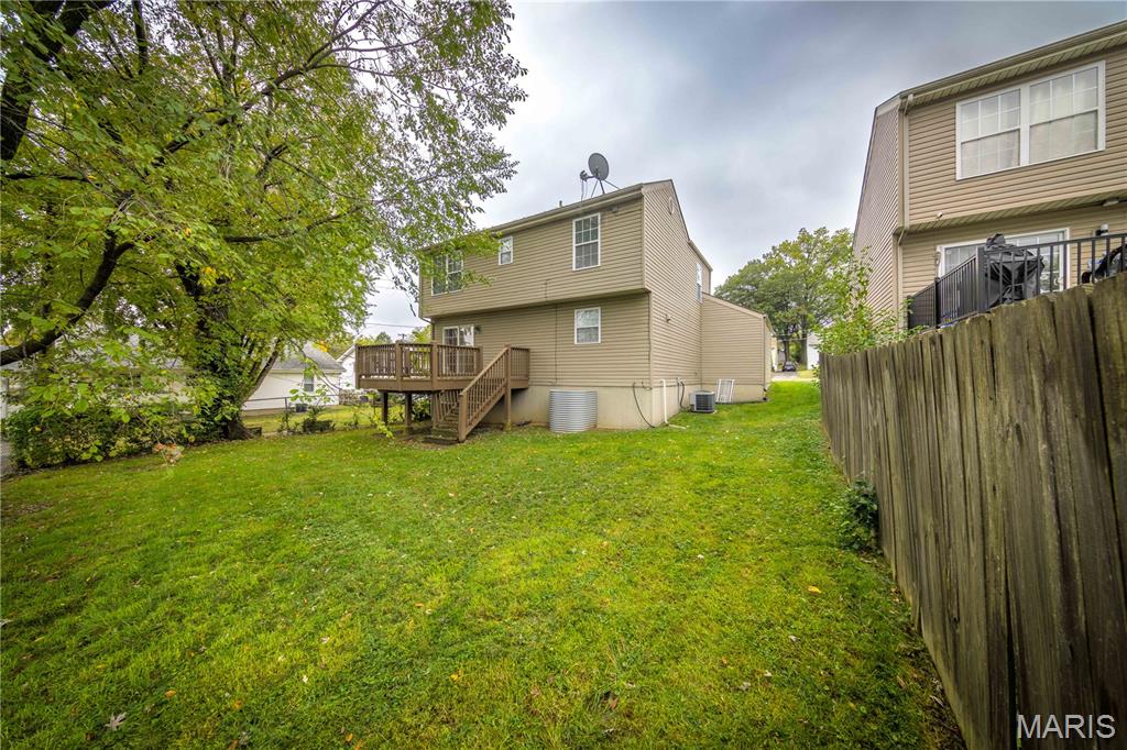 2204-06 Burns Ave Lt Split - Residential