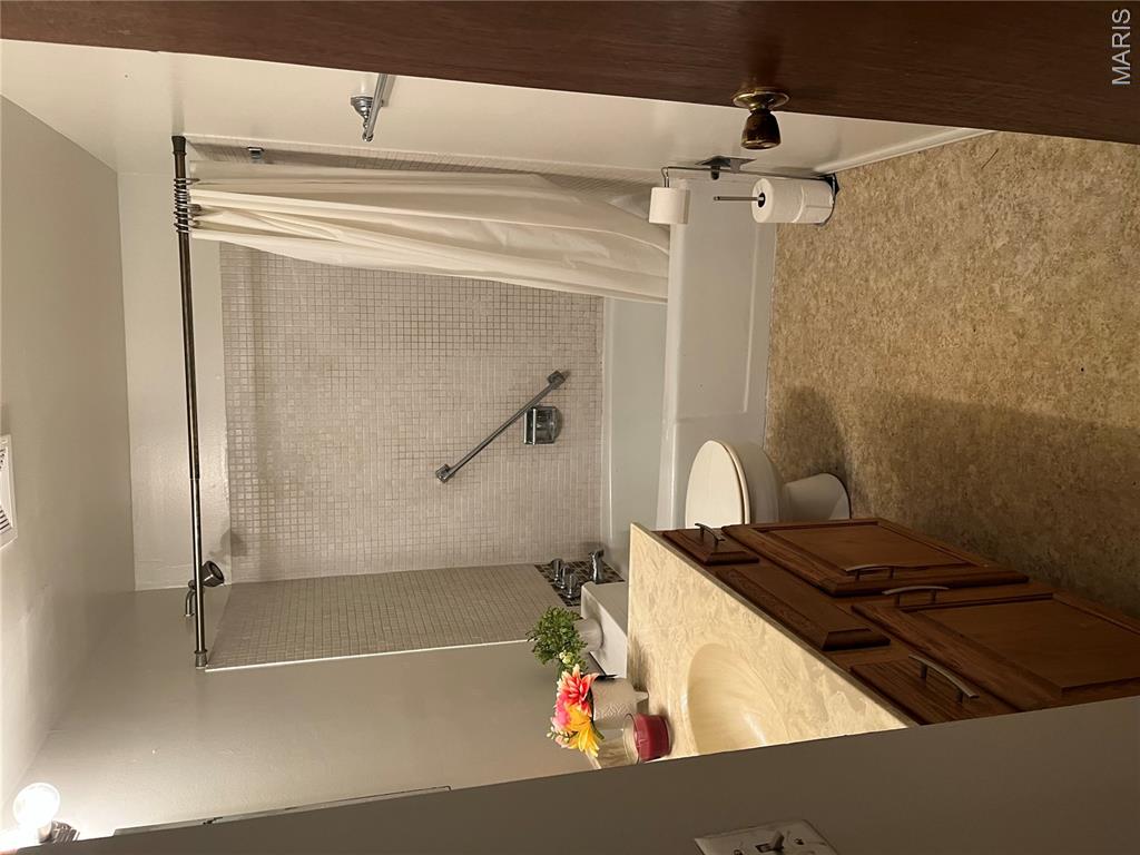 Paddock Forest Condo Bldg 602 - Residential