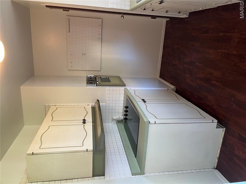 Paddock Forest Condo Bldg 602 - Residential