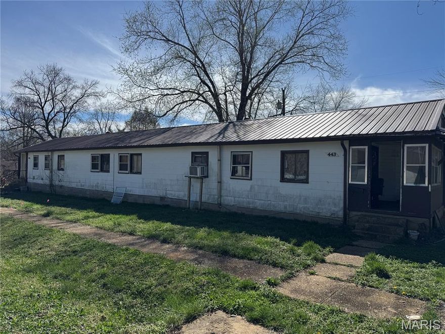 Investment Opportunity – Duplex with Strong Income Potential

Great opportunity to add to your rental portfolio! This duplex features two spacious 2-bedroom units, each offering approximately 916 sq ft of living space.

Each unit currently rents for $400/month
Total current income: $800/month
Well-sized layouts with solid rental potential. Even better, the seller also has 3 additional duplexes available and is willing to offer a package deal for all properties, making this an excellent opportunity for investors looking to scale quickly. Don’t miss your chance to secure multiple income-producing properties in one deal!