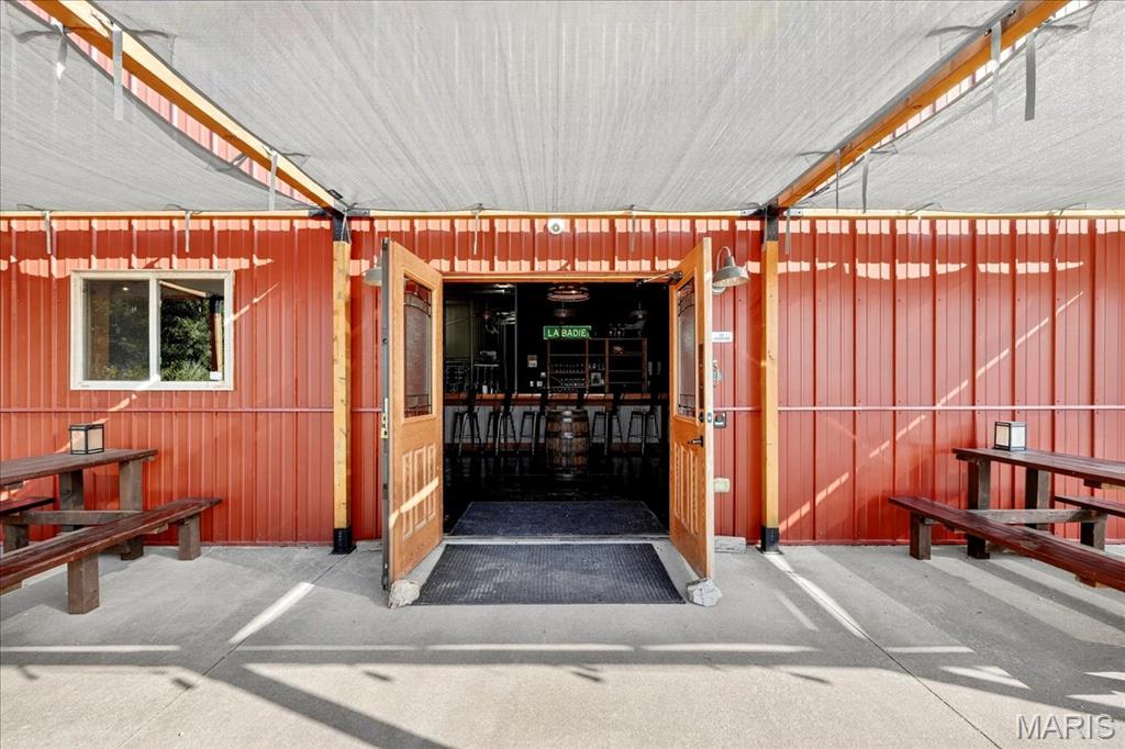 1029 Thiebes Road