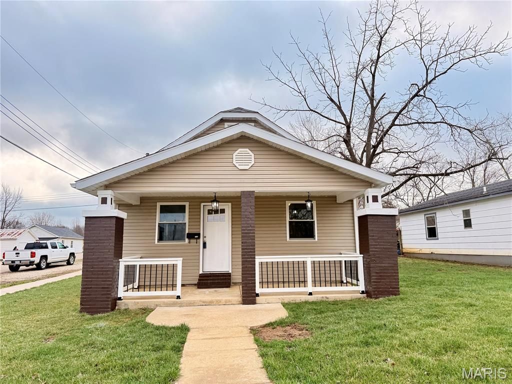 Photo of 706 N Desloge Drive, Desloge, MO 63601 (MLS # 26013178)