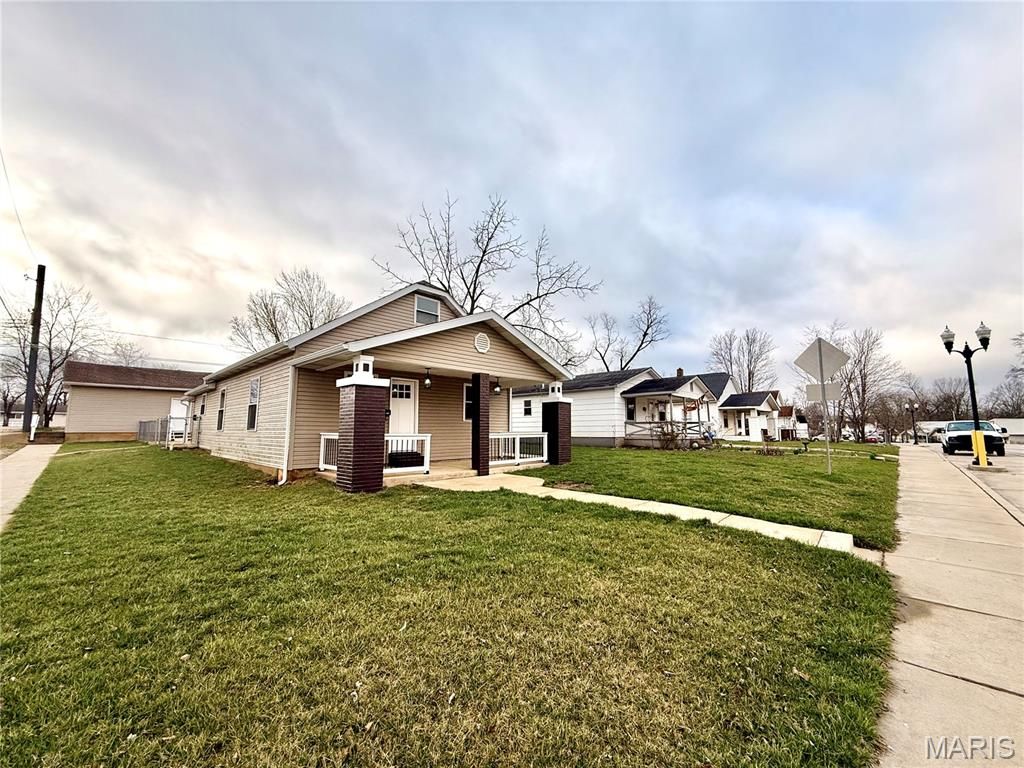 Photo of 706 N Desloge Drive, Desloge, MO 63601 (MLS # 26013178)