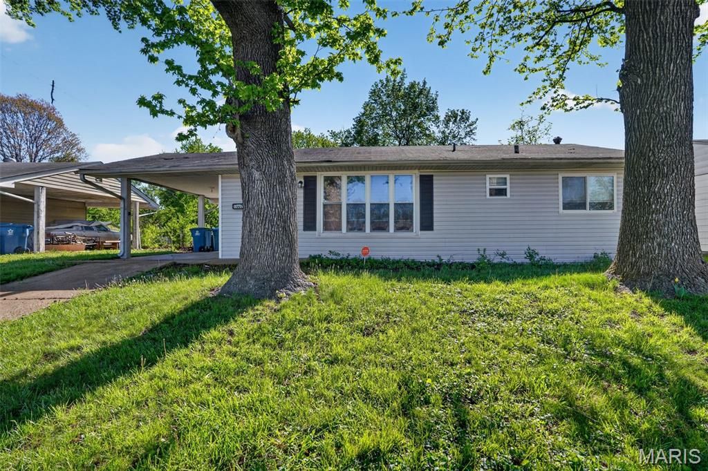 Photo of 10028 Dellridge Lane, St Louis, MO 63136 (MLS # 26023140)