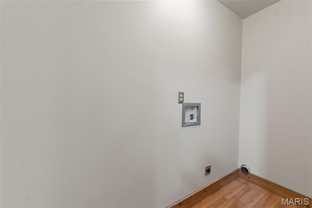 Marthasville, Missouri 63357, United States, 4 Bedrooms Bedrooms, ,3 BathroomsBathrooms,Residential,Active,18056