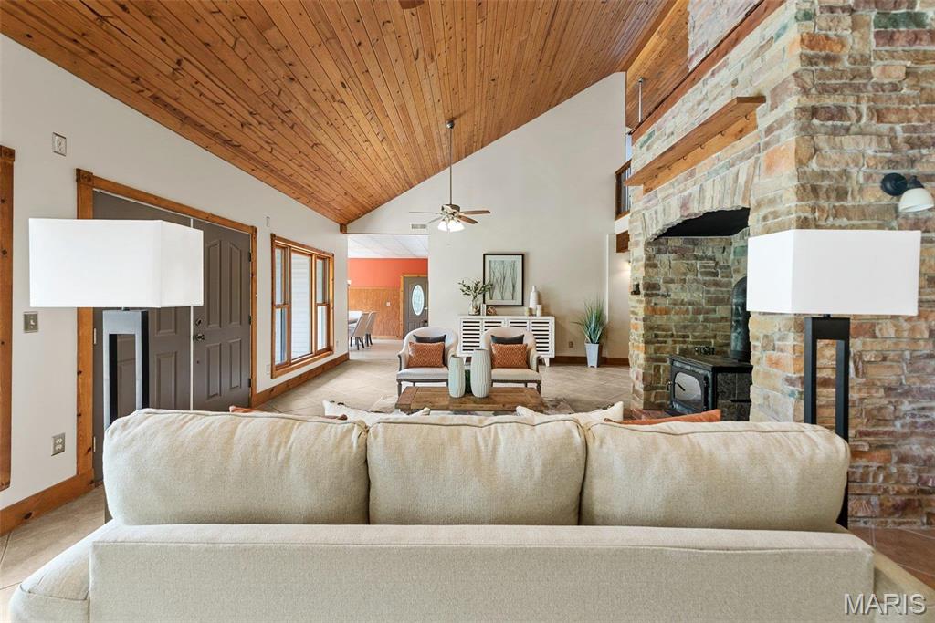 Marthasville, Missouri 63357, United States, 4 Bedrooms Bedrooms, ,3 BathroomsBathrooms,Residential,Active,18056