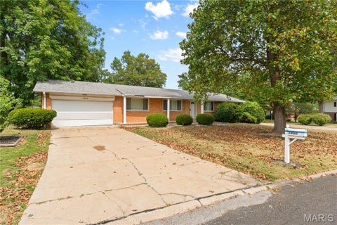 Photo of 1805 Claudine Drive, St Louis, MO 63138 (MLS # 26060254)