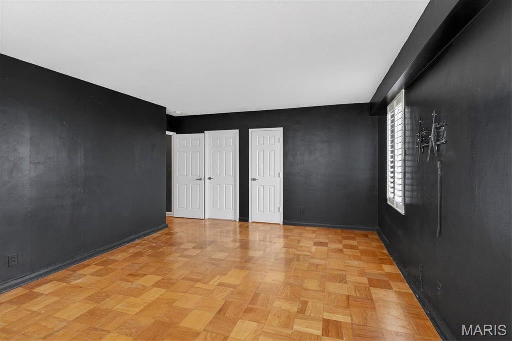 Hanley Towers Apts Condo - Residential