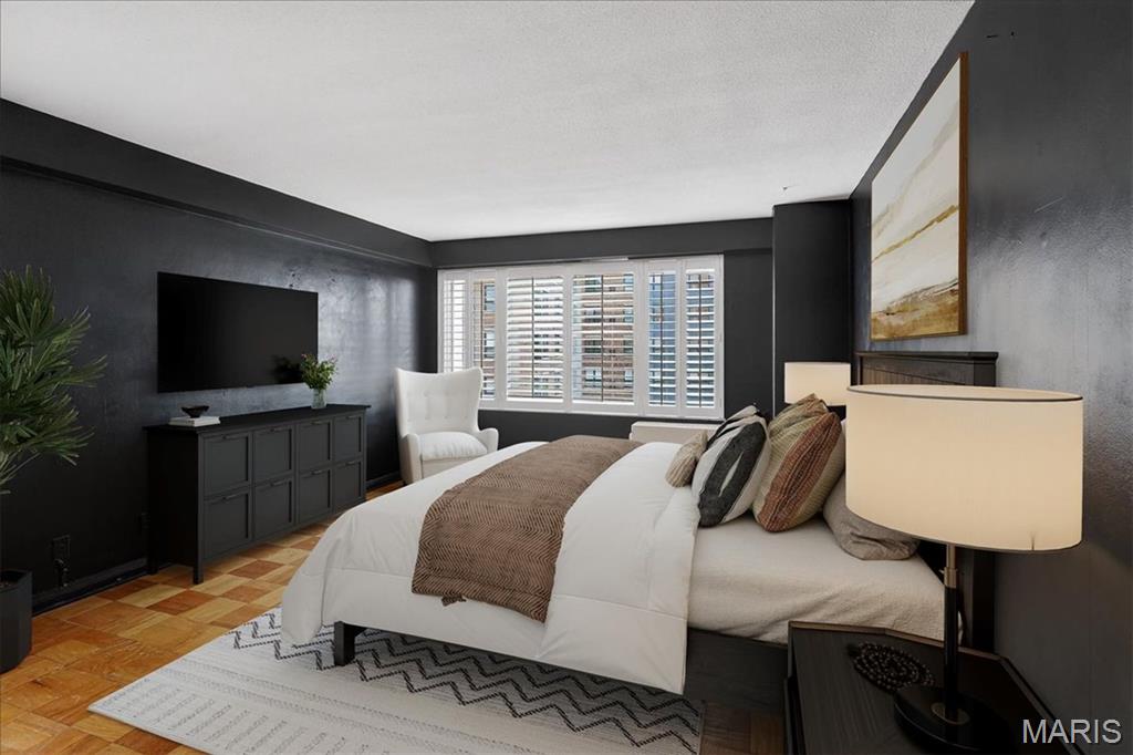 Hanley Towers Apts Condo - Residential