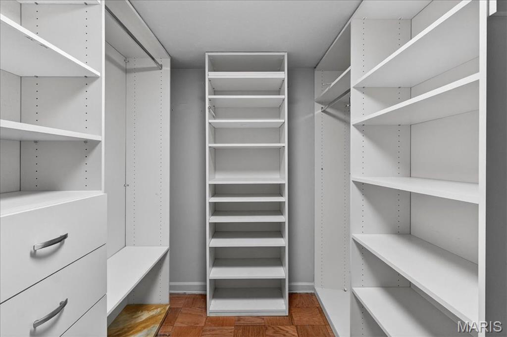 Hanley Towers Apts Condo - Residential