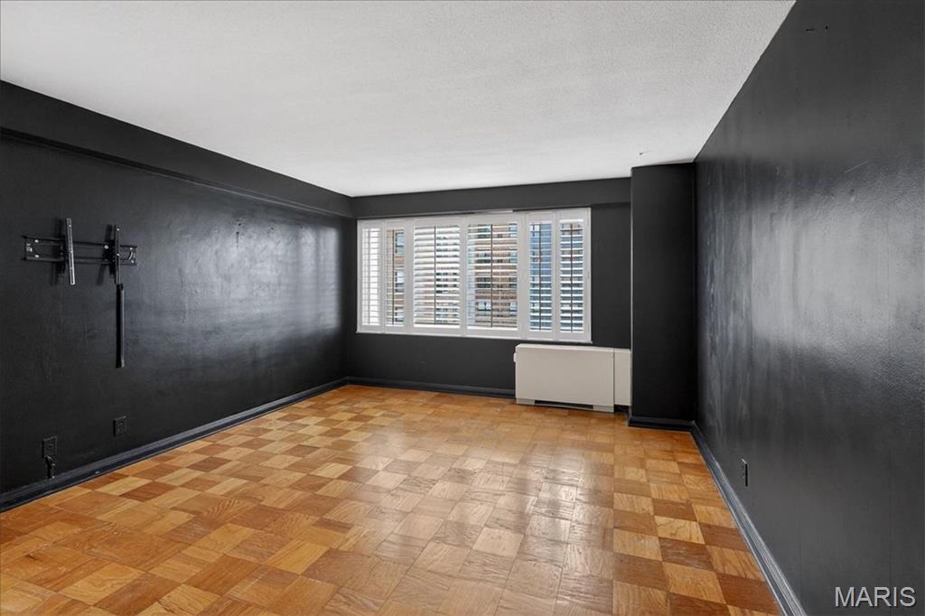 Hanley Towers Apts Condo - Residential