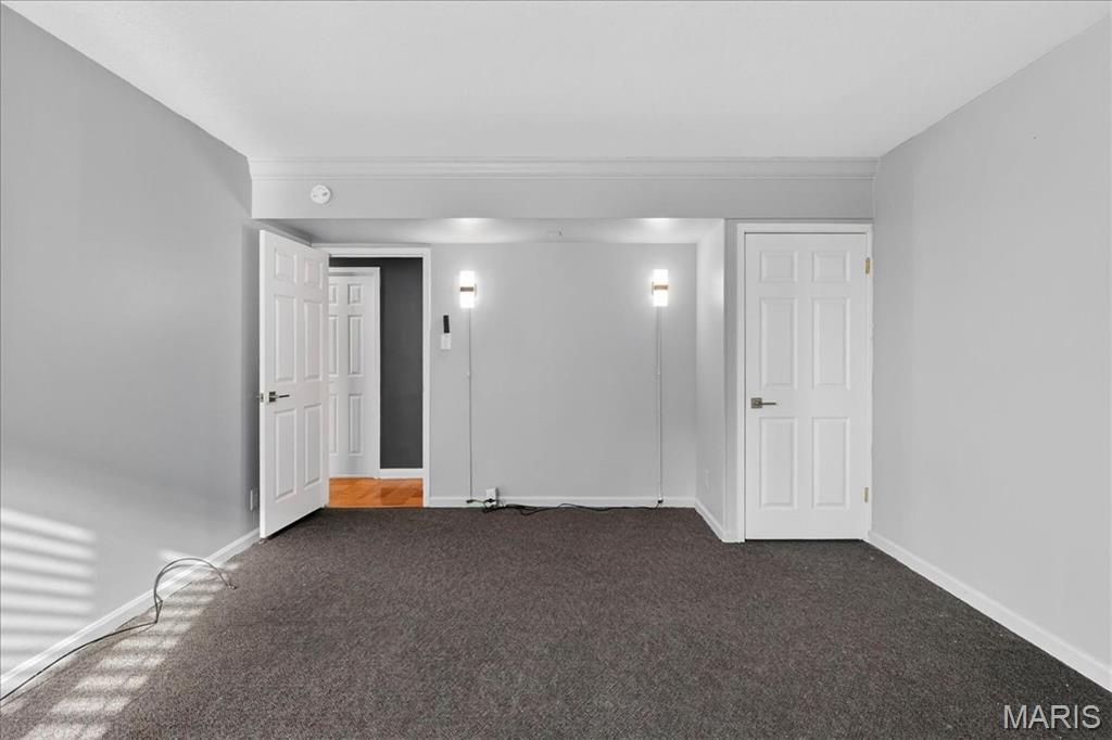 Hanley Towers Apts Condo - Residential