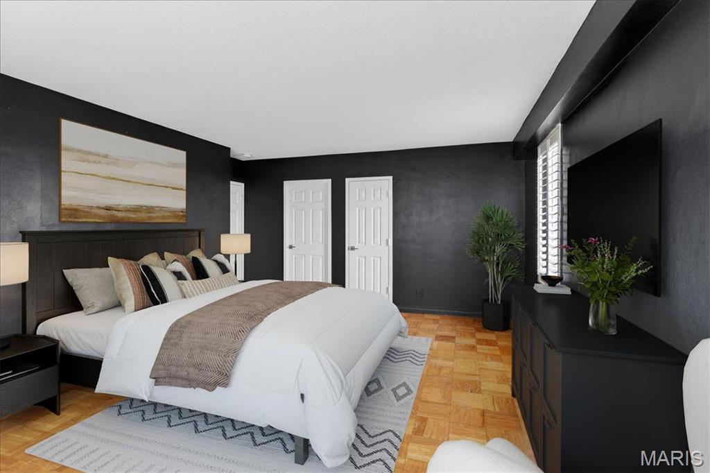 Hanley Towers Apts Condo - Residential