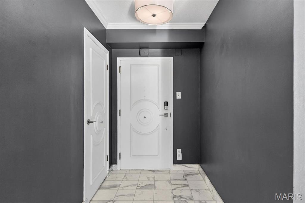 900 S Hanley Road 7E