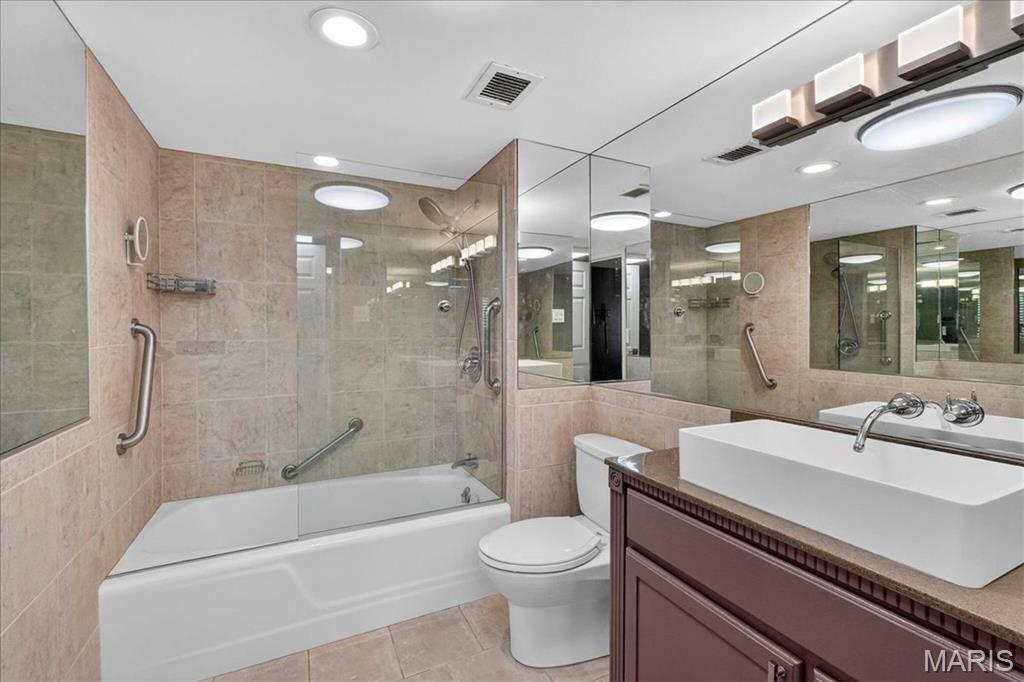 Hanley Towers Apts Condo - Residential