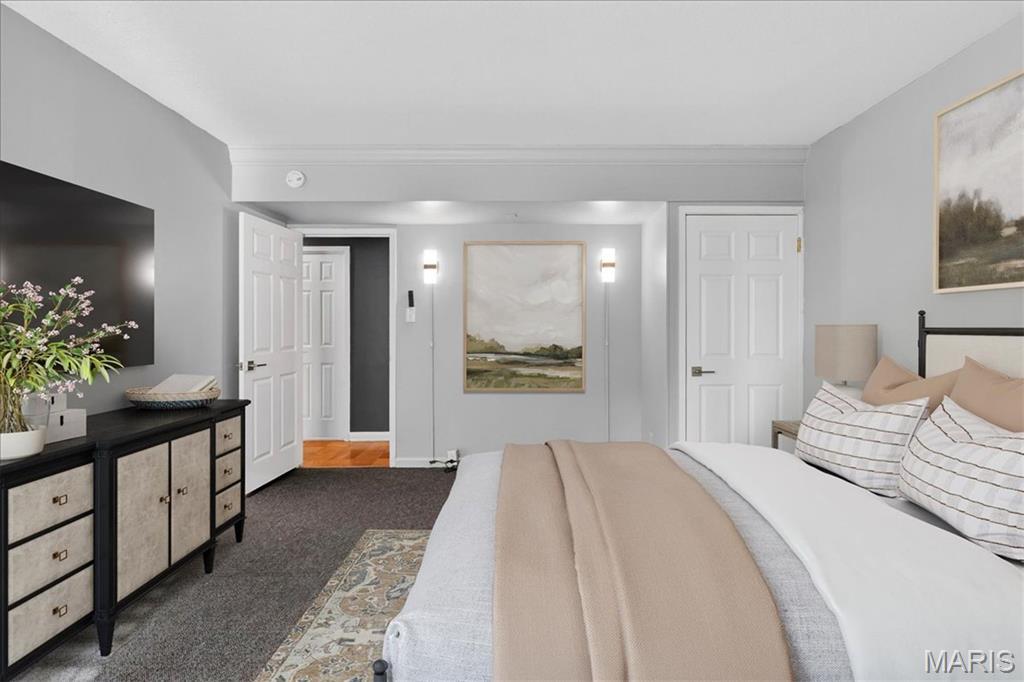 Hanley Towers Apts Condo - Residential