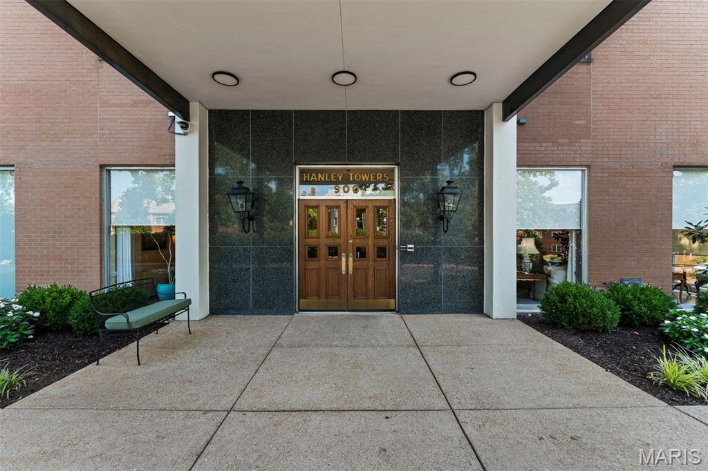 Hanley Towers Apts Condo - Residential