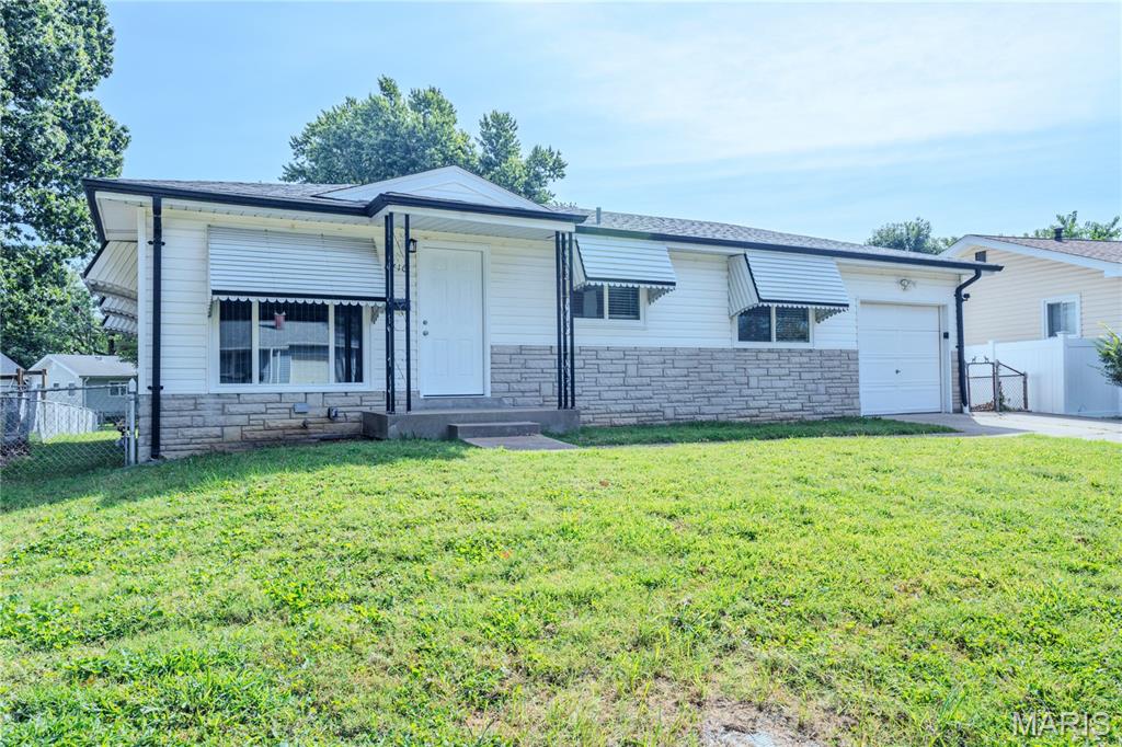 Photo of 6716 Lightwood Drive, Hazelwood, MO 63042 (MLS # 26056159)
