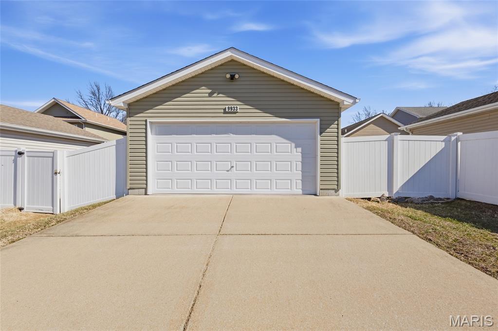 Smith Place At Linn - Residential