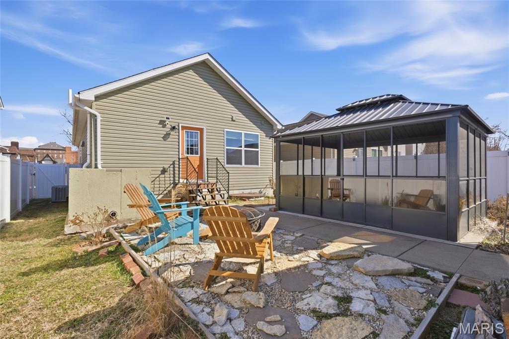 Smith Place At Linn - Residential