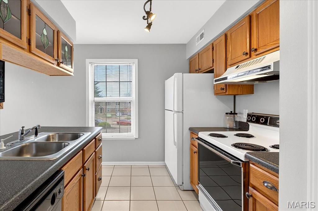 St Charles, Missouri 63304, United States, 1 Bedroom Bedrooms, ,1 BathroomBathrooms,Residential,Pending,249617