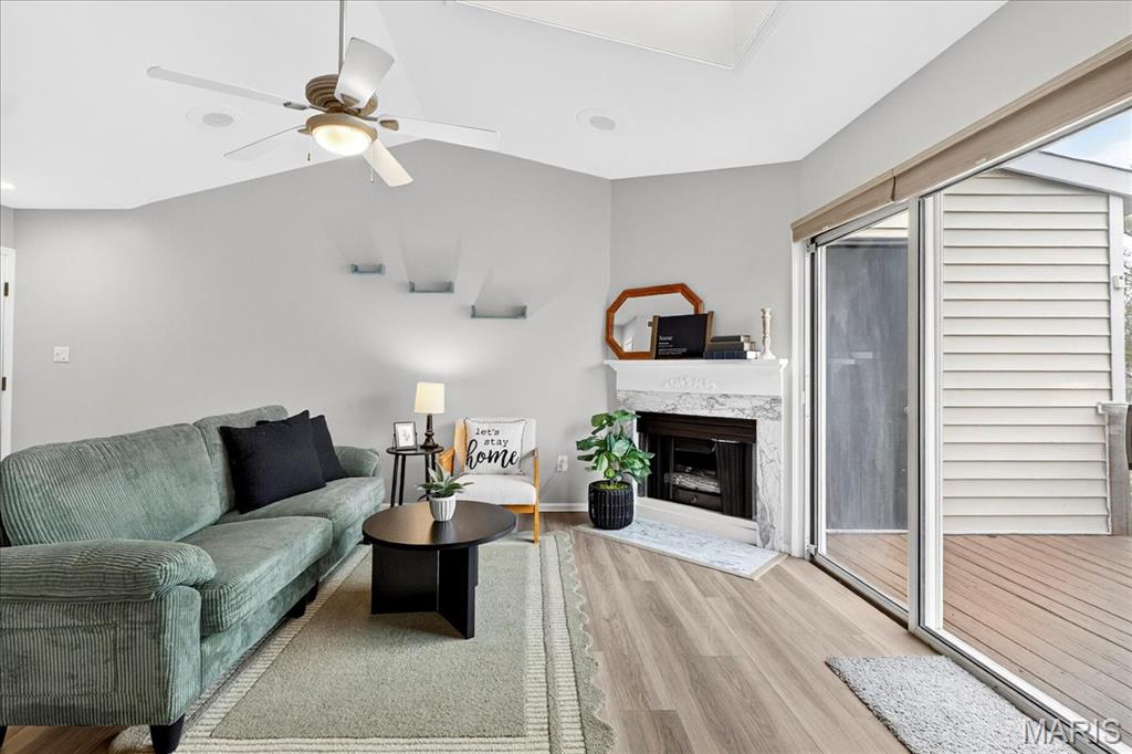 St Charles, Missouri 63304, United States, 1 Bedroom Bedrooms, ,1 BathroomBathrooms,Residential,Pending,249617