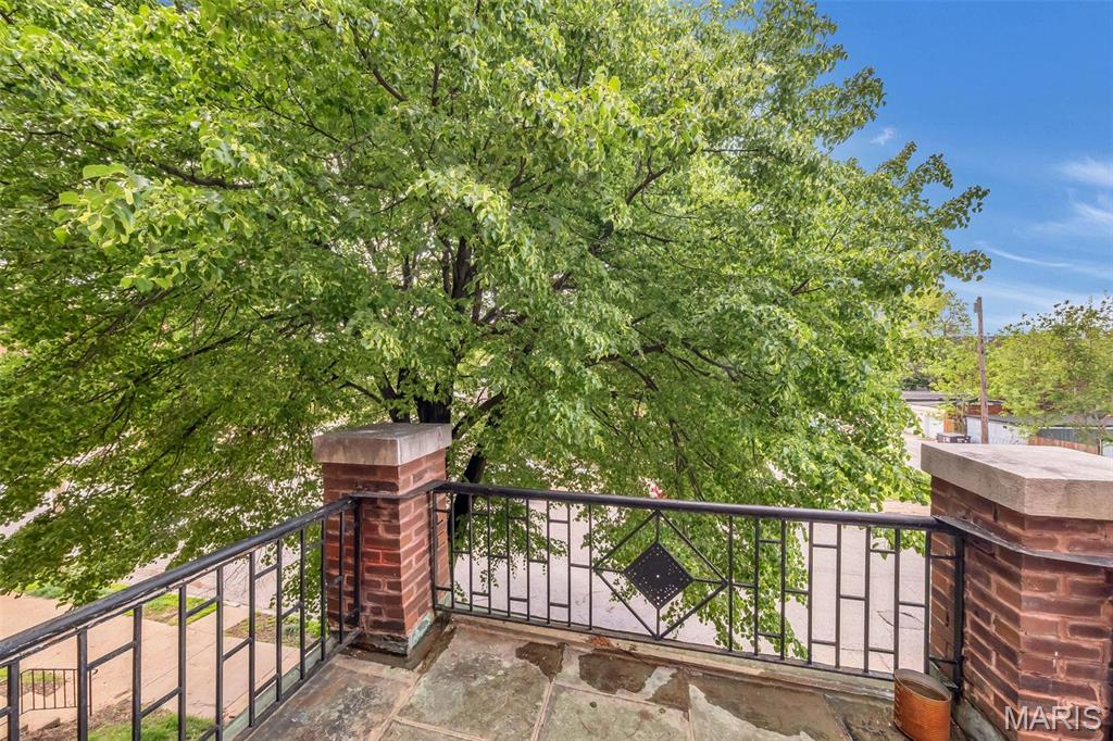 St Louis, Missouri 63118, United States, 4 Bedrooms Bedrooms, ,3 BathroomsBathrooms,Residential,Active,118973