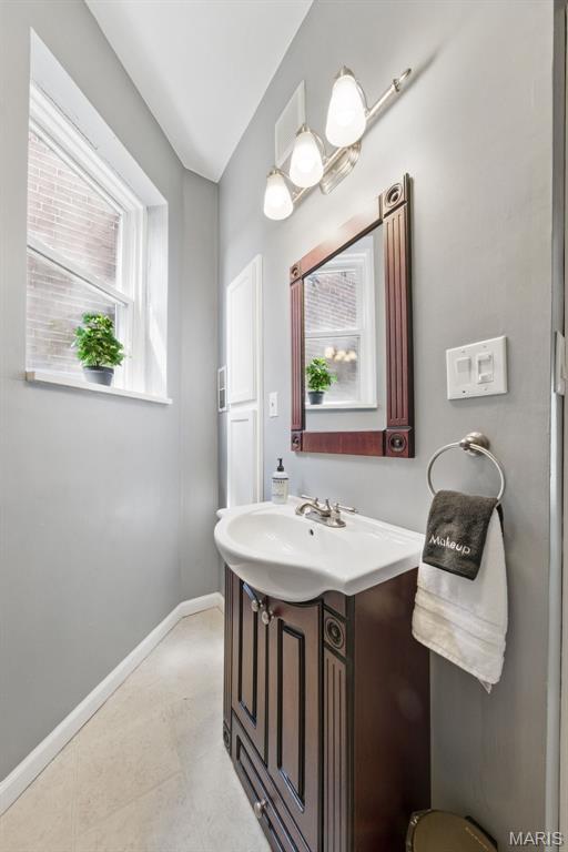 St Louis, Missouri 63118, United States, 4 Bedrooms Bedrooms, ,3 BathroomsBathrooms,Residential,Active,118973