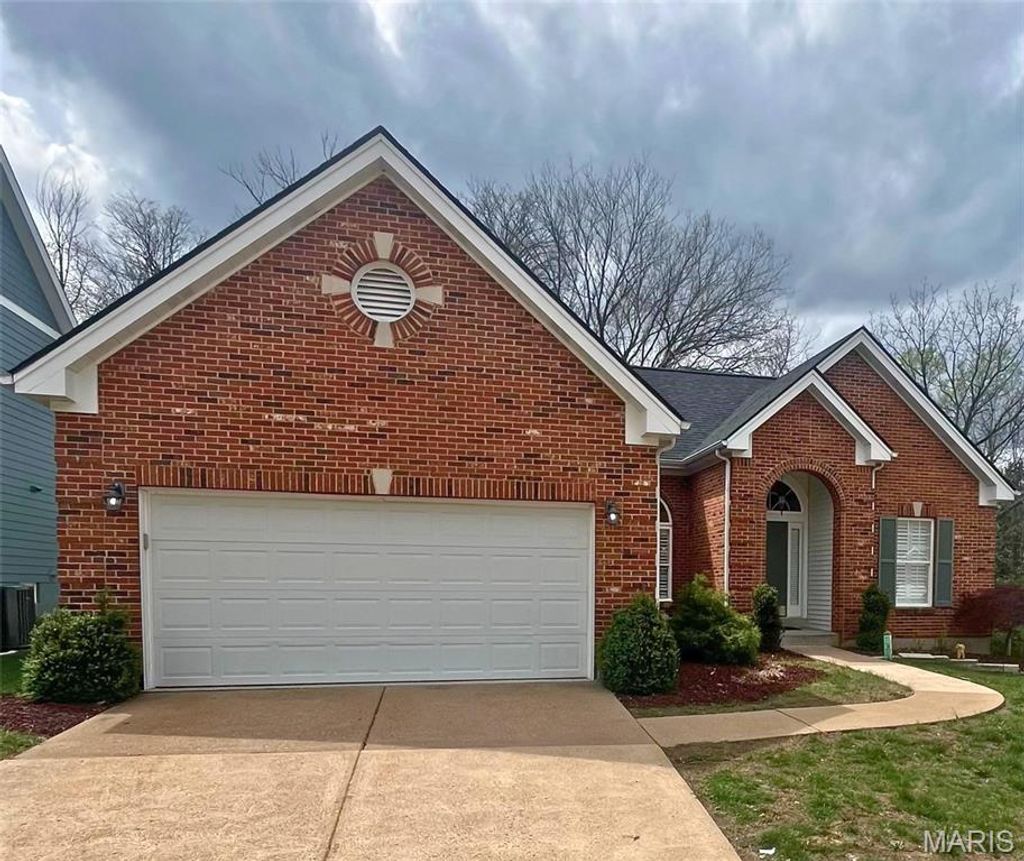 Photo of 845 Wellesley Place Drive, Chesterfield, MO 63017 (MLS # 26019926)