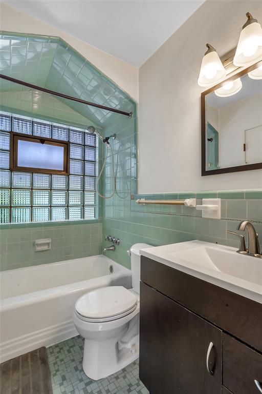 Affton, Missouri 63123, United States, 2 Bedrooms Bedrooms, ,2 BathroomsBathrooms,Residential,Pending,138822