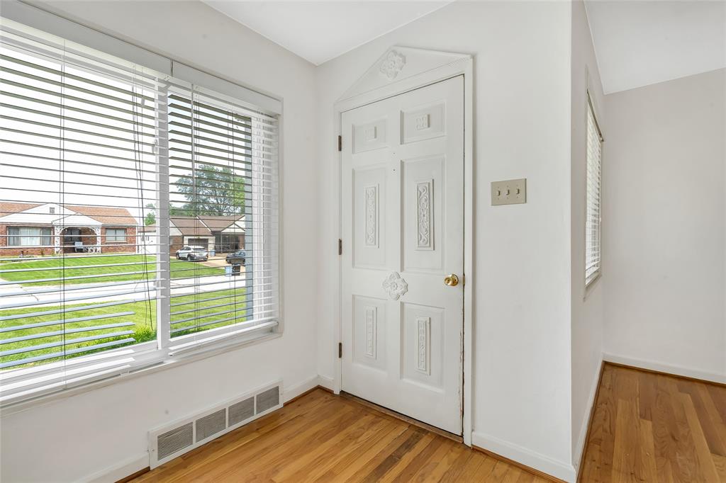 Affton, Missouri 63123, United States, 2 Bedrooms Bedrooms, ,2 BathroomsBathrooms,Residential,Pending,138822