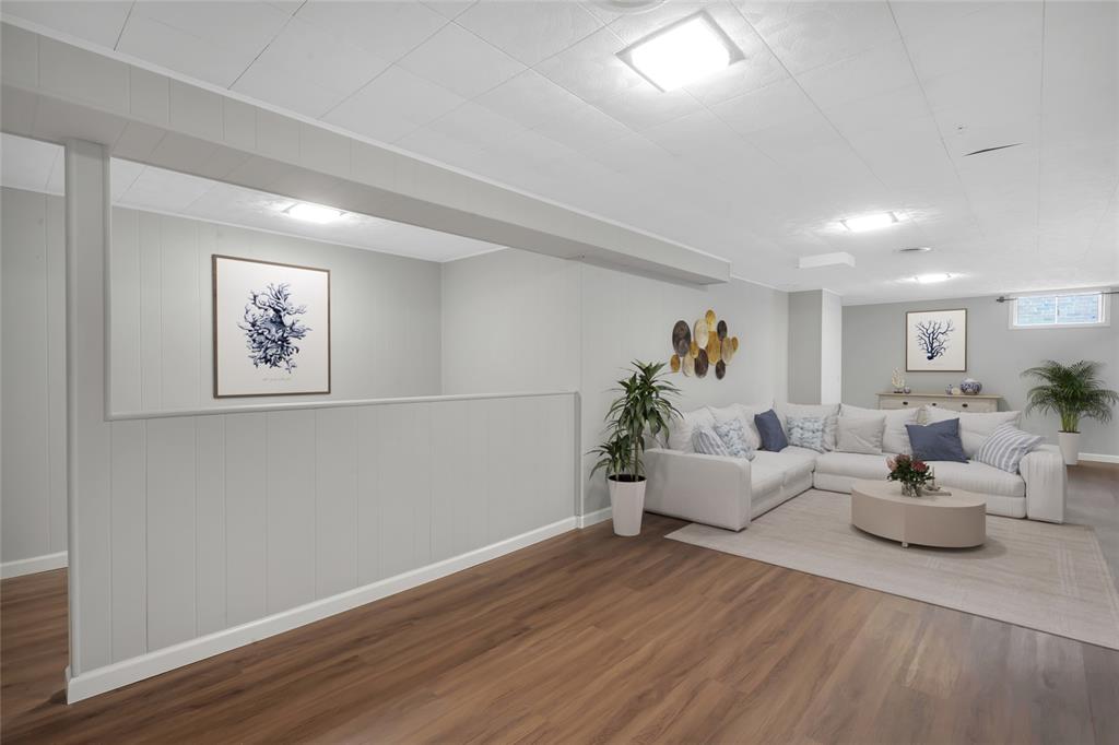 Affton, Missouri 63123, United States, 2 Bedrooms Bedrooms, ,2 BathroomsBathrooms,Residential,Pending,138822