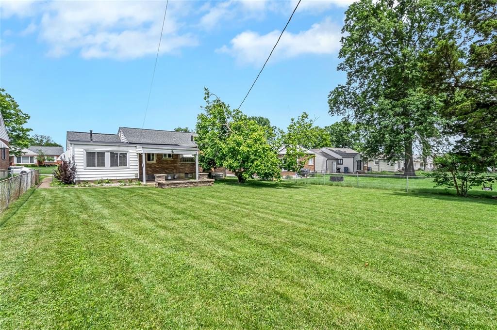 Affton, Missouri 63123, United States, 2 Bedrooms Bedrooms, ,2 BathroomsBathrooms,Residential,Pending,138822