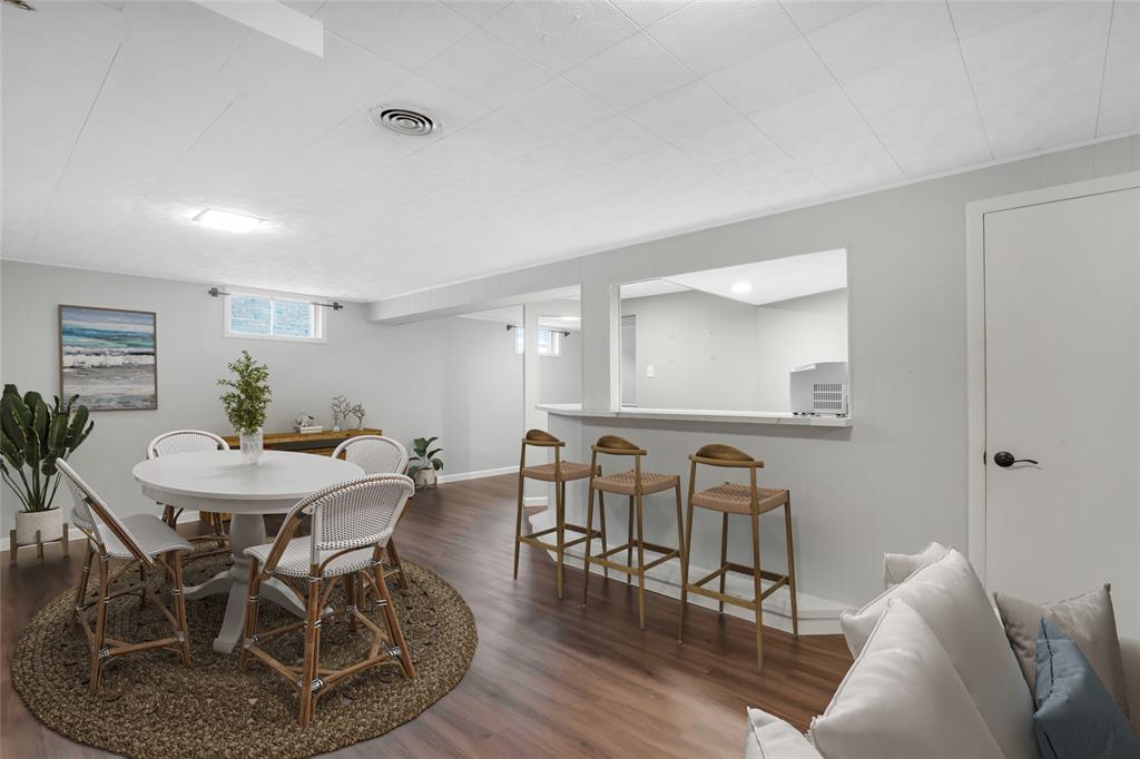 Affton, Missouri 63123, United States, 2 Bedrooms Bedrooms, ,2 BathroomsBathrooms,Residential,Pending,138822