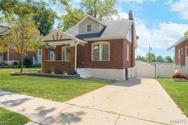 7432 WARNER AVE, SAINT LOUIS, MO 63117 - Image 39850b3ccebf73dc7342bcf5b7c1e1cd/3923270136