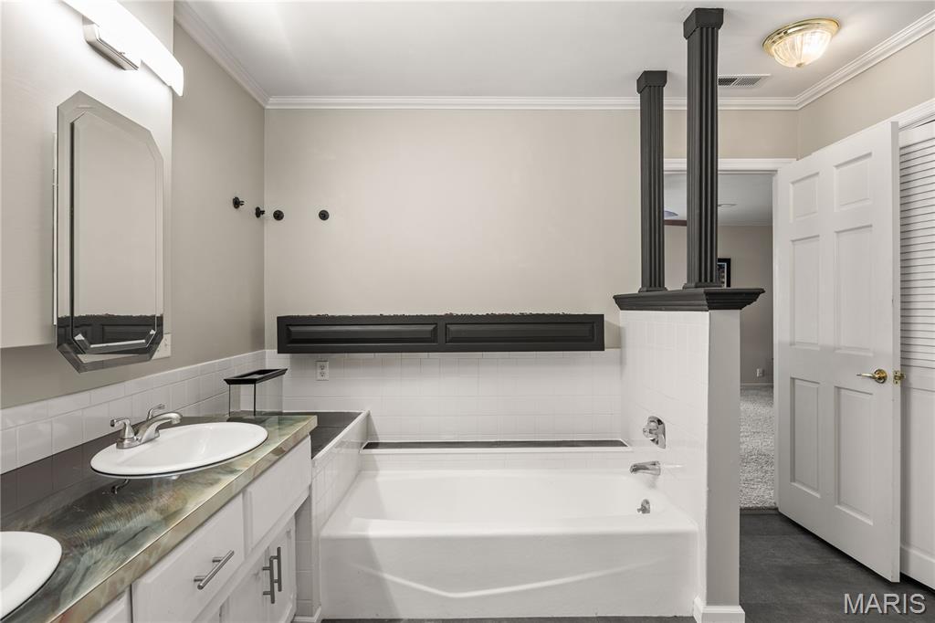 Arrowhead Beach Club Sub - Residential