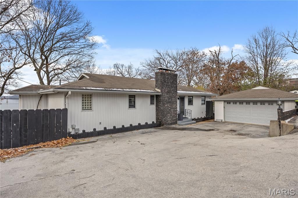 Photo of 180 Borders Drive, Lake Ozark, MO 65049 (MLS # 25078028)